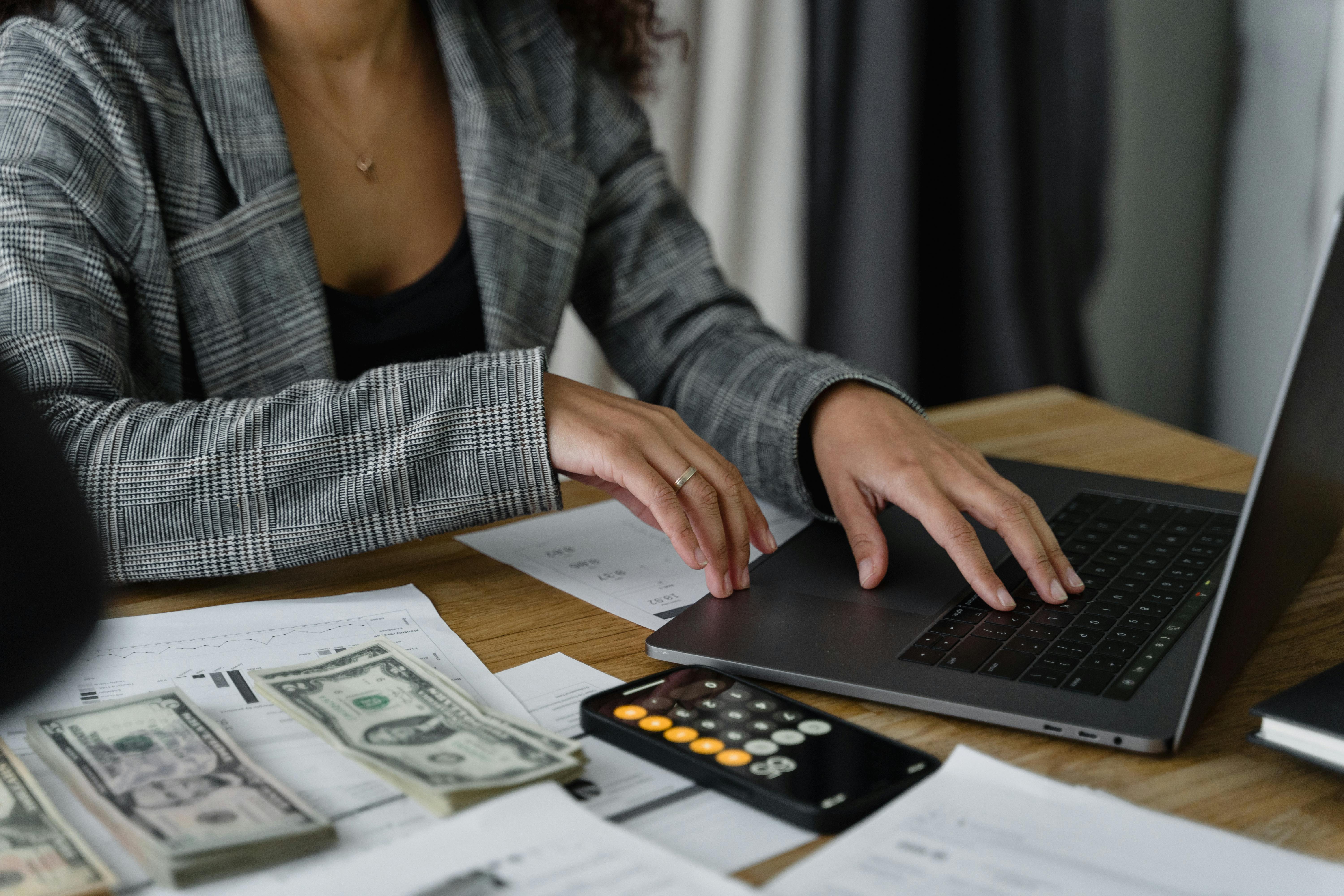 Why Outsource Payroll in Dubai?